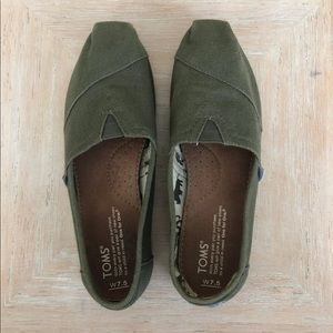 Olive Green Toms
